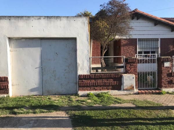 CASA DE 2 DORMITORIOS EN VENTA 