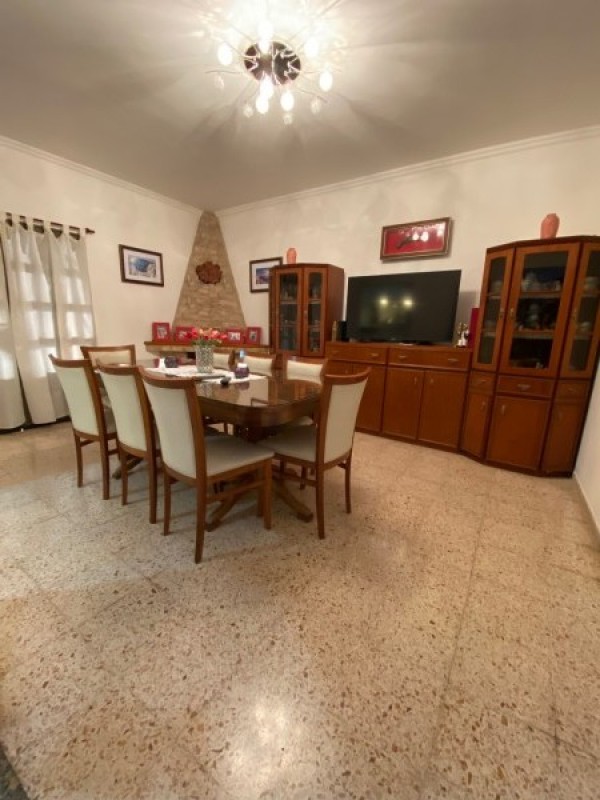 CASA DE 3 DORMITORIOS EN VENTA 