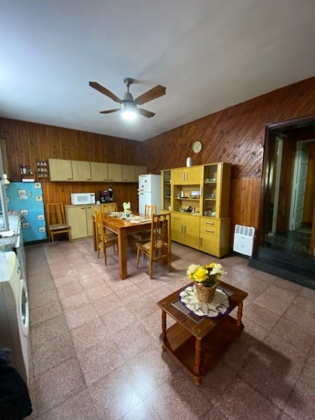 CASA DE 2 DORMITORIOS EN VENTA 