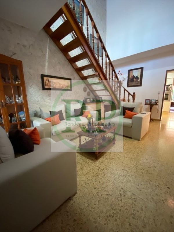 CASA DE 3 DORMITORIOS EN VENTA 