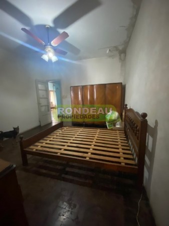 CASA DE 2 DORMITORIOS Y COMODIN A RECICLAR EN VENTA